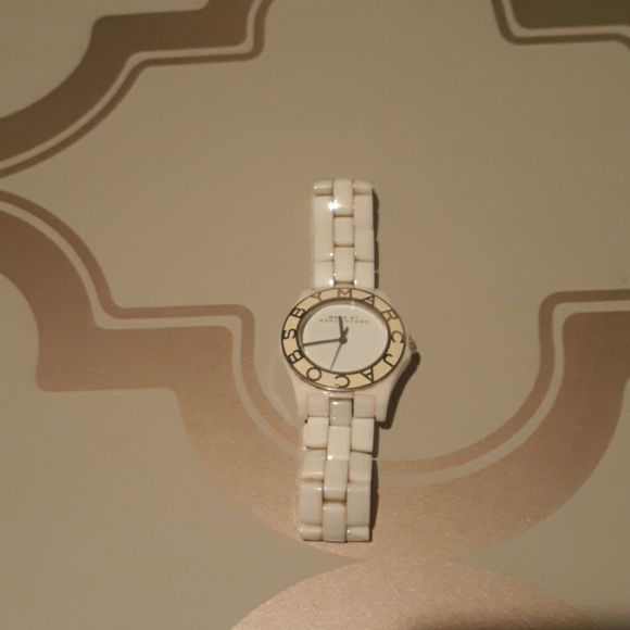 Marc Jacobs White Ceramic Watch - Picture 2 of 4